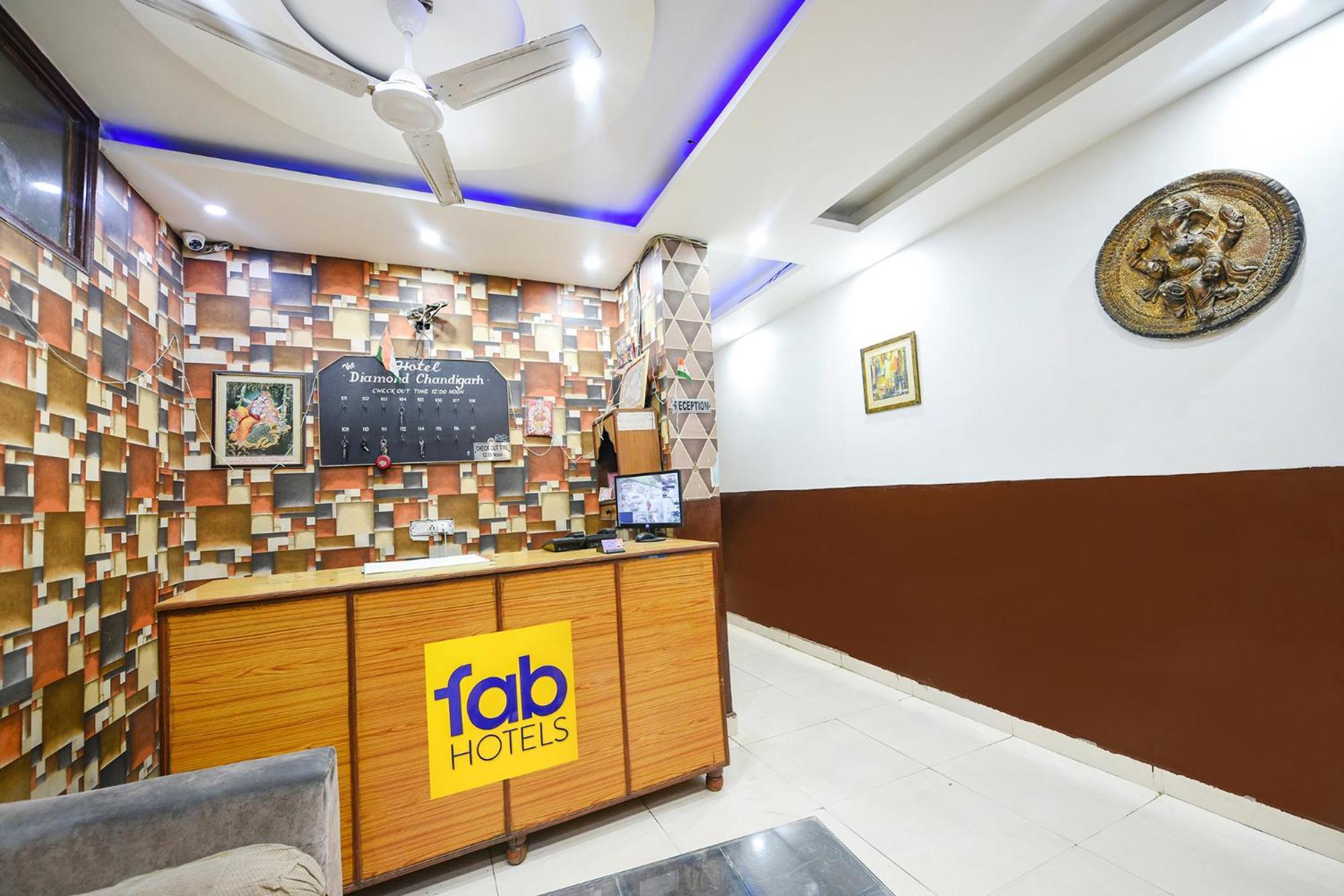 Fabexpress Diamond Sec 45 Hotel Chandigarh Exterior photo