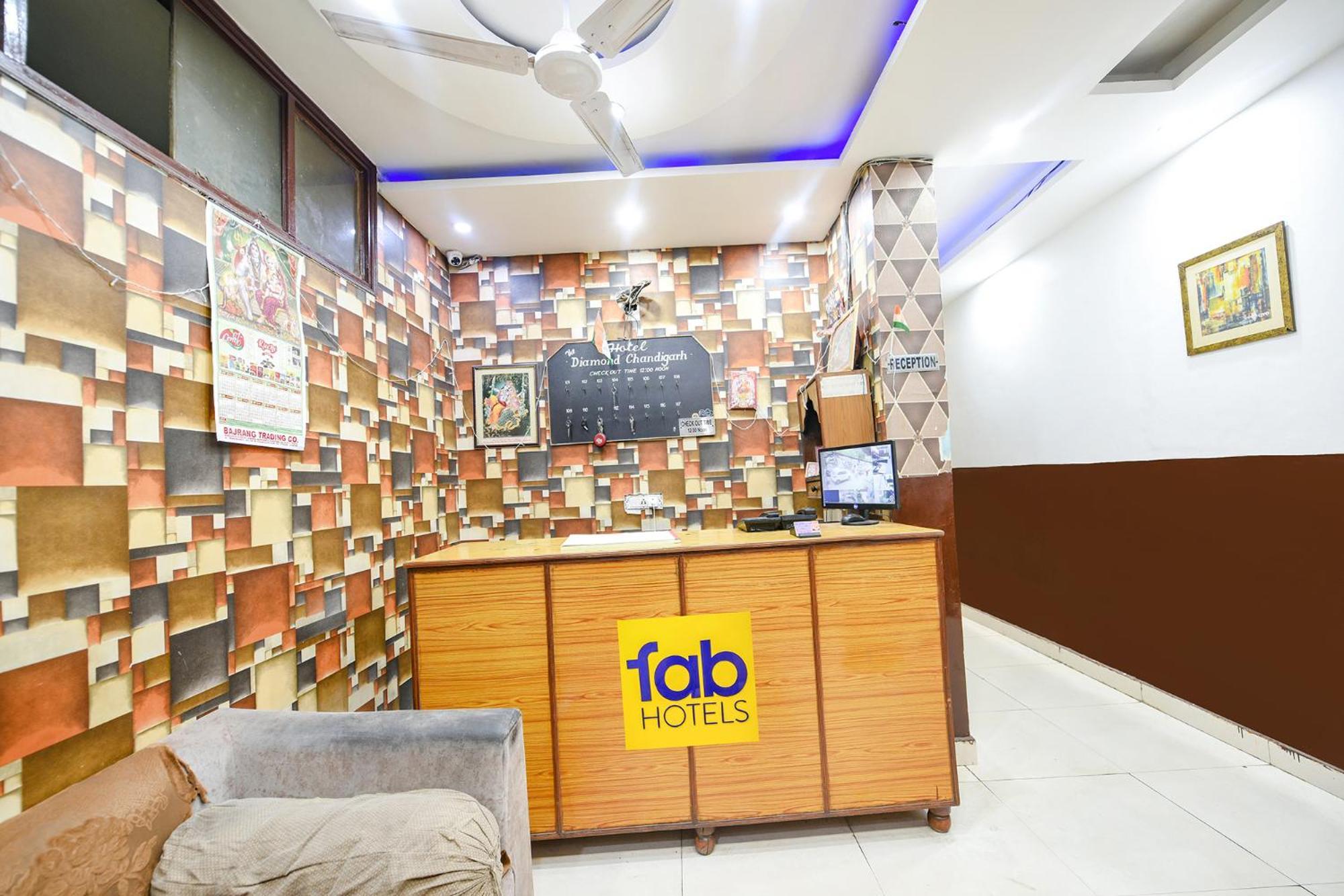 Fabexpress Diamond Sec 45 Hotel Chandigarh Exterior photo